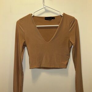 PrettyLittleThing Tan V-Neck Crop Top